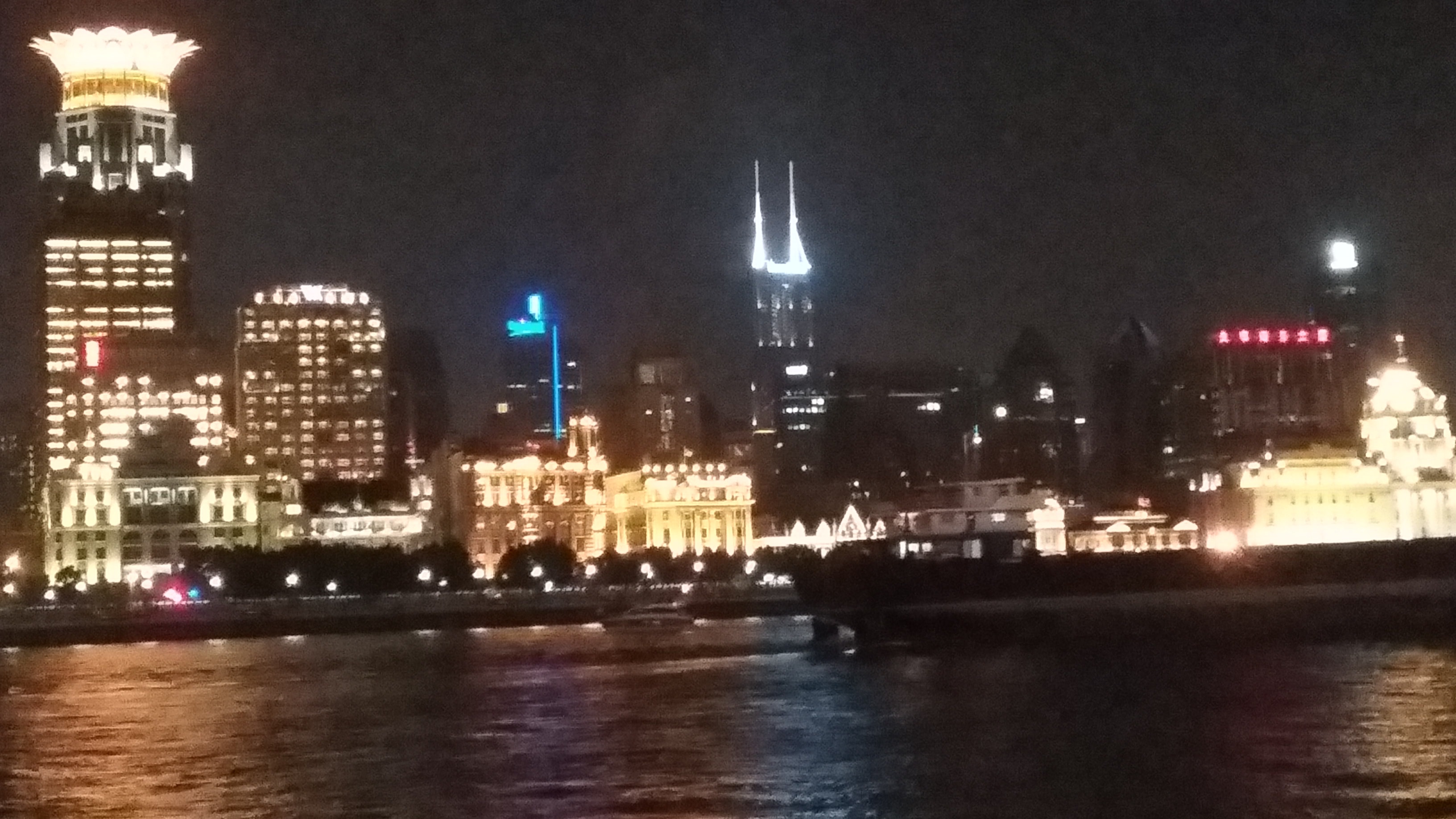 Coup d'oeil aux abords de la rivière